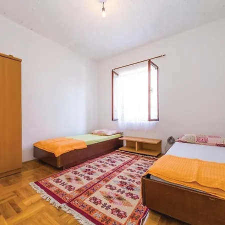 דירה Two-bedroom In Rogoznica רוגוזניצה